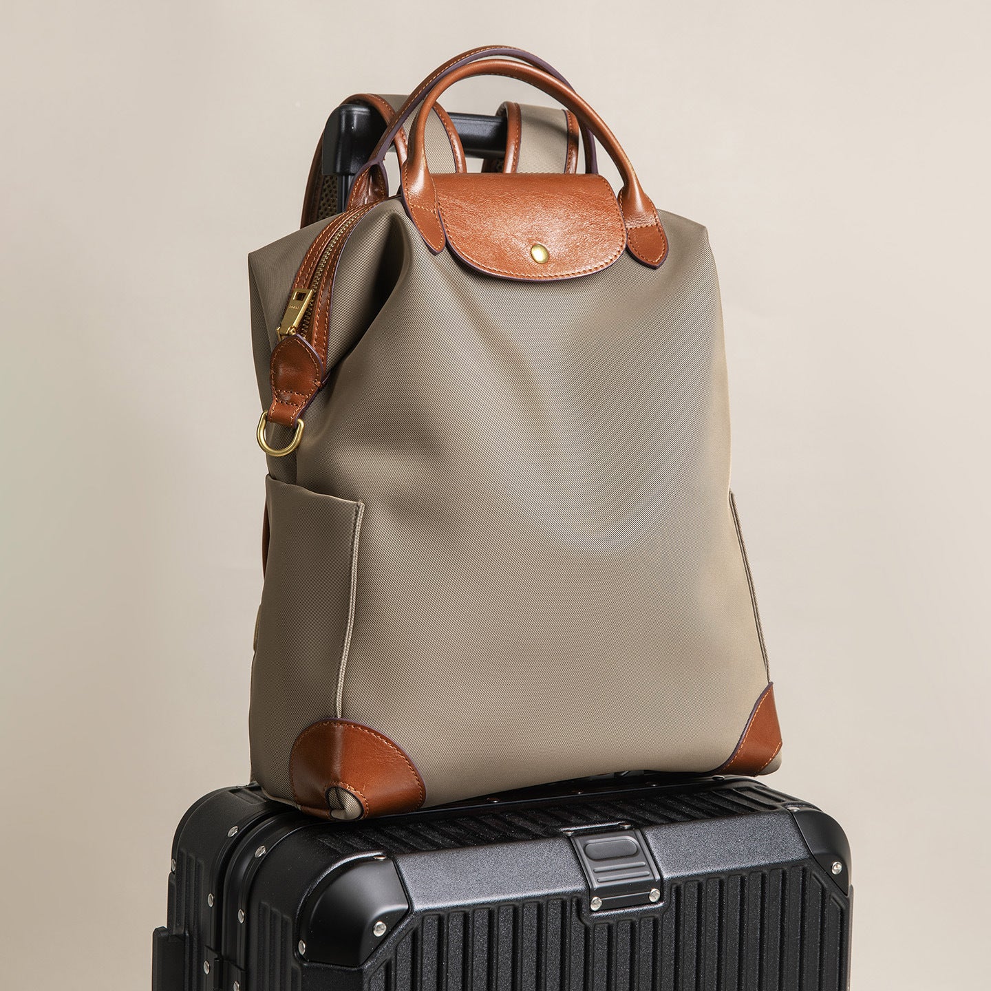 Stylish High-Quality Nylon Backpack with Large Capacity, Lightweight and Durable for Business Travel and Daily Commute