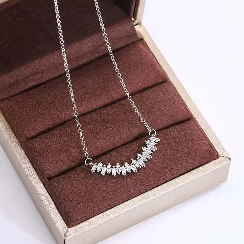 S925 Diamond Curved Bar Necklace