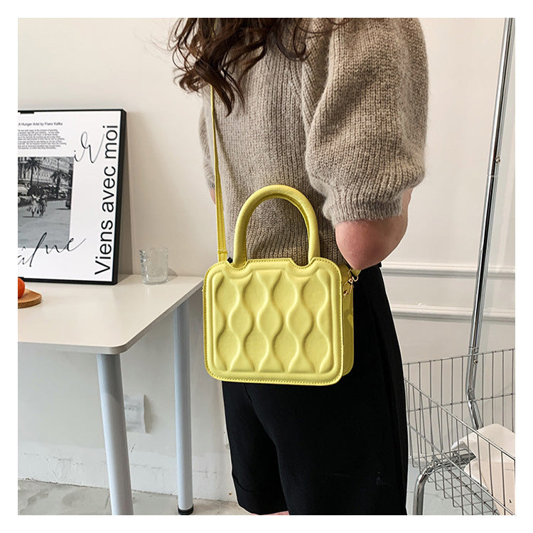 Bag Women Spring And Summer New Biscuit Bag Girl Texture Hand Carry Bag Good Hand Bag Messenger Bag