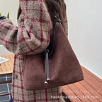 Matte Retro Women's Large Capacity Shoulder Bag, Casual Everyday Tote with Premium Texture